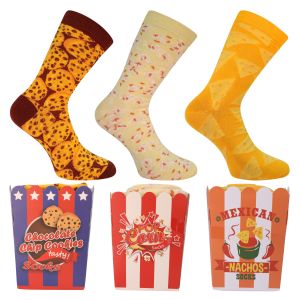Pfiffige Socken KINO SNACKS in einer schönen Popcorn-Schachtel